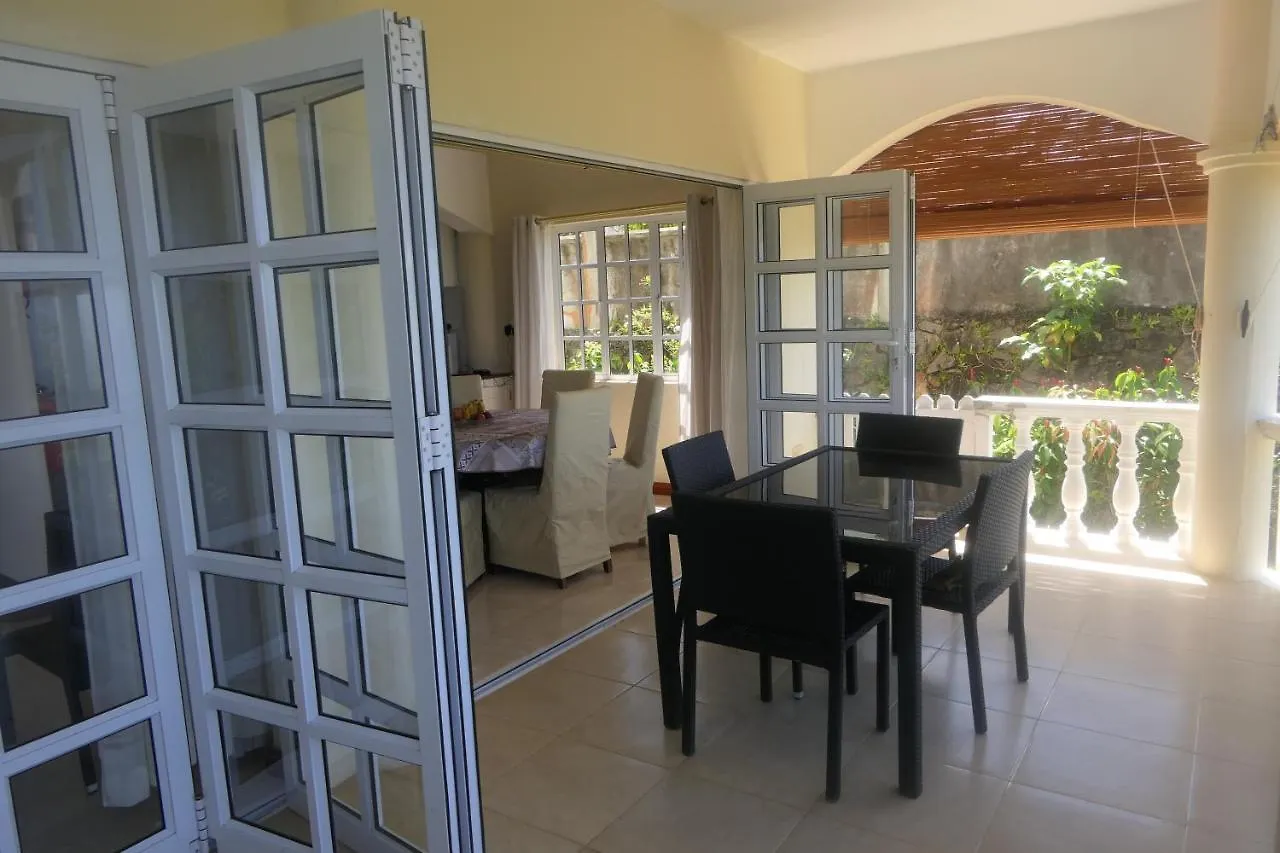 Tropical Garden Self Catering Villa Victoria 0*,