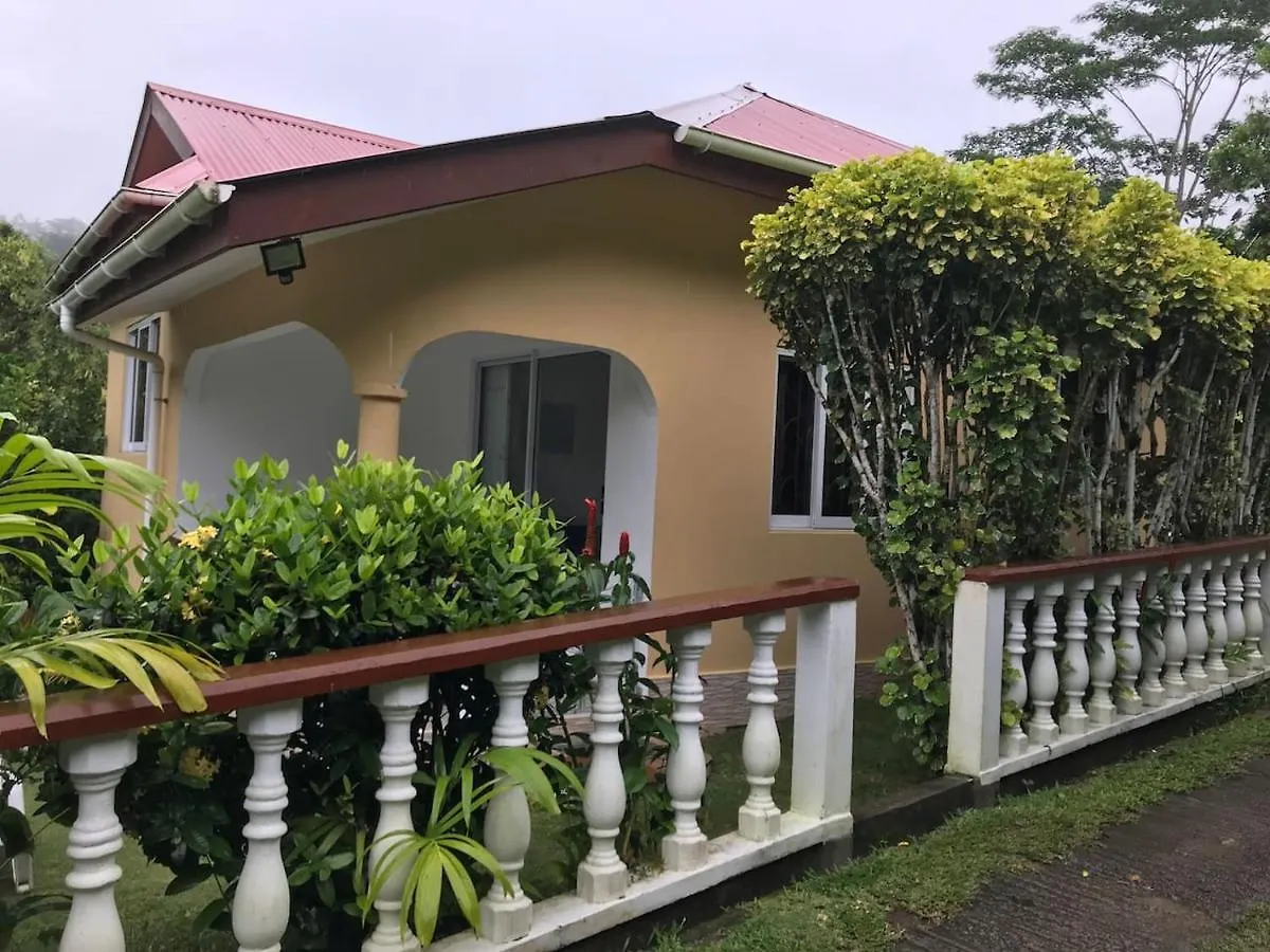 Feriehus Tropical Garden Self Catering Villa Victoria Seychellerne