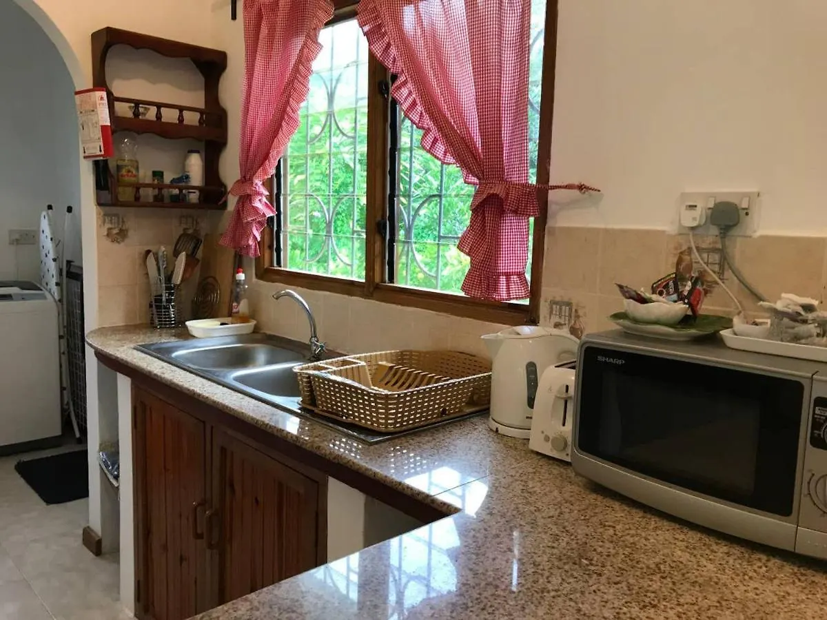 Tropical Garden Self Catering Βίλα Victoria 0*,
